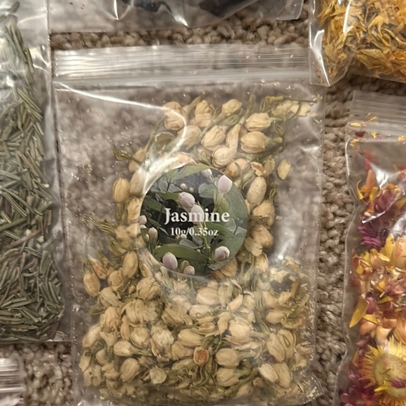 Assorted Dried Flowers Collection - Picture 12 of 16